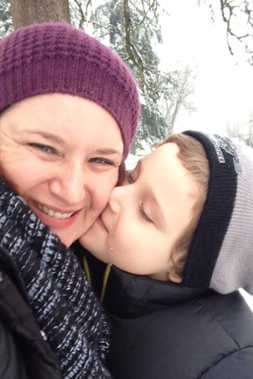 J and L in the snow
